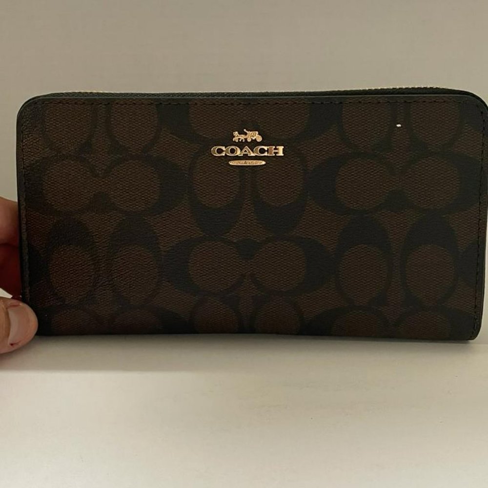 Coach Wallets - Picture 4 of 12